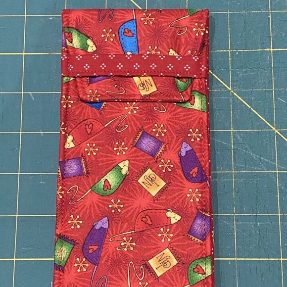 1 New Rotary Cutter Case Holder Pouch Travel Bag Handmade Sewing Themed Fabric - Picture 7 of 12